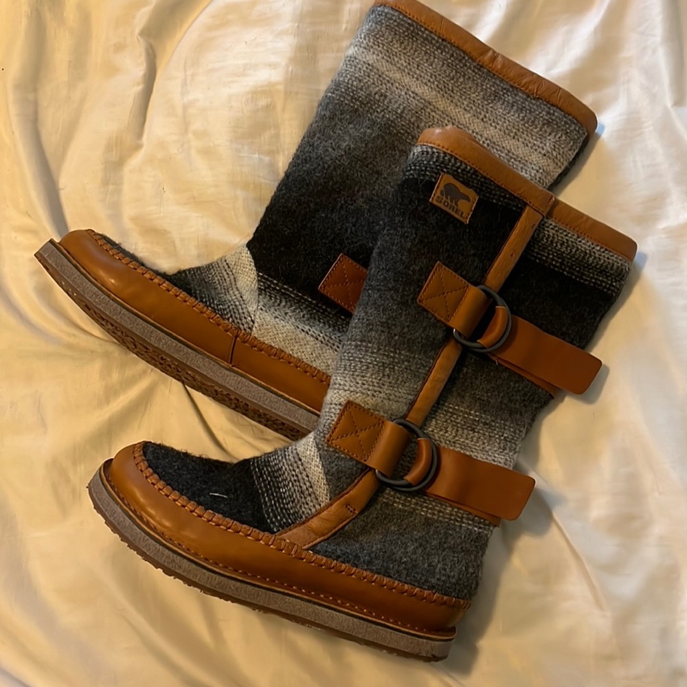 Sorel Chipahko Blanket Boots